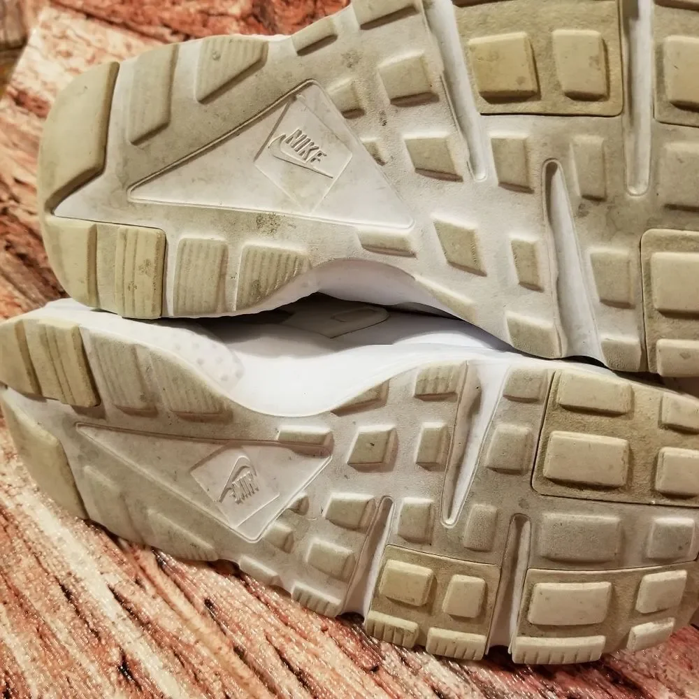 Nike Huarache White Women's 8.5 or Youth Size 7